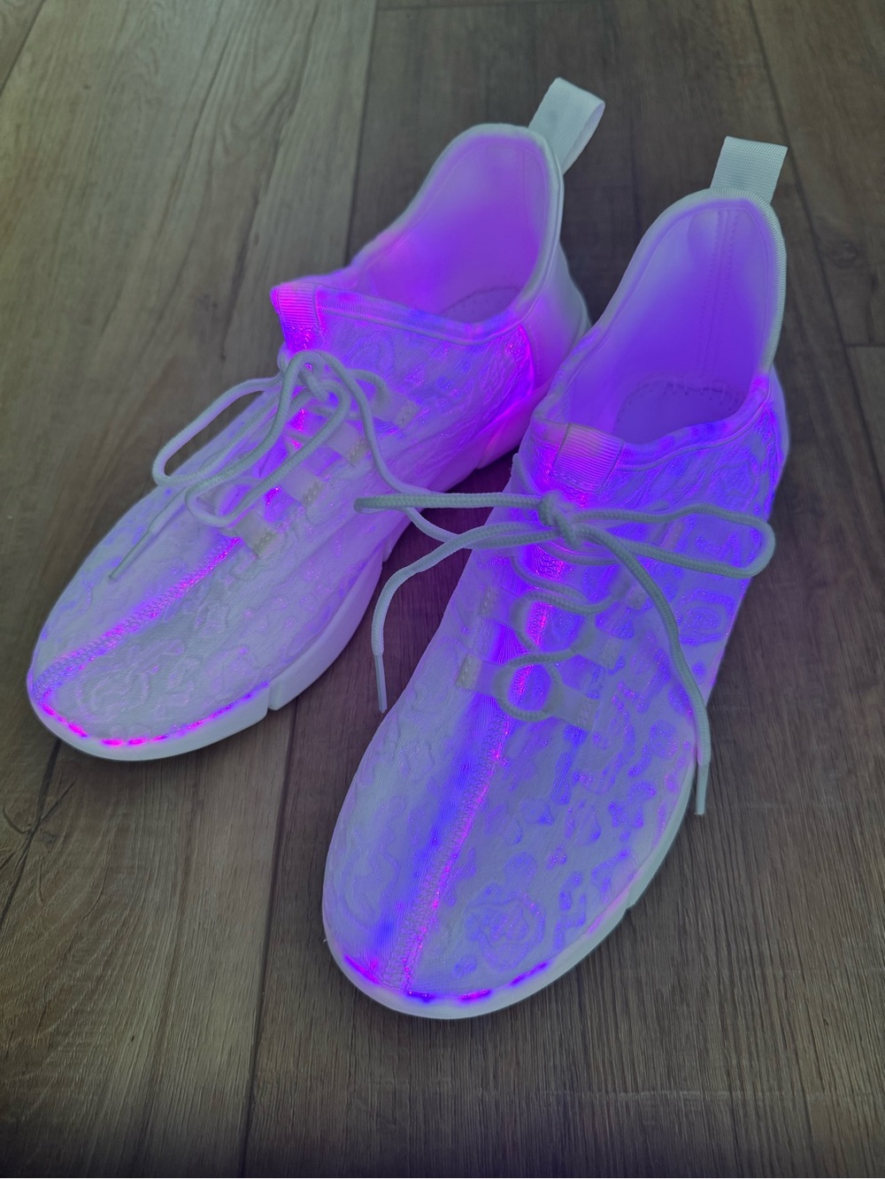 Fiber optic White sneakers!